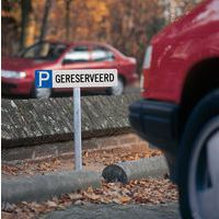 Parkeerbord Nederlands - Gereserveerd